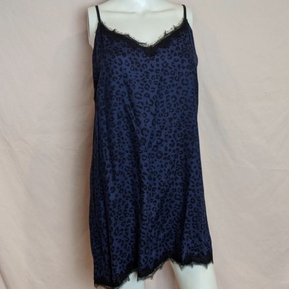 Jenni Intimates Blue and Black Leopard Print Lace Trim Chemise size Large - Picture 1 of 8